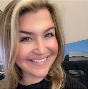 Meet your Posher, Alexandra